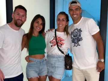 La previa navideña de Messi y Antonela: las fotos en familia con Luis Suárez y Maxi Rodríguez en Funes