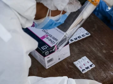 Coronavirus: ya son tres las provincias que obligan a los trabajadores de la salud y sus pacientes a usar el barbijo