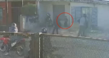 Motochoros apuntaron a un nene de 3 años para robar una moto en Córdoba