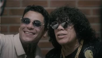 La Mona Jiménez y Uriel Lozano sorprendieron con “Amor secreto” en vivo