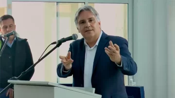 Llaryora y Acosta analizan el panorama económico en la Bolsa de Comercio de Córdoba