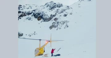 Milagro en Ushuaia: un guante que se movía salvó a dos personas tras una avalancha