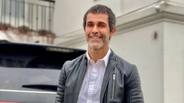 Mariano Martínez a los besos con una cantante en un boliche: ¿nuevo amor?