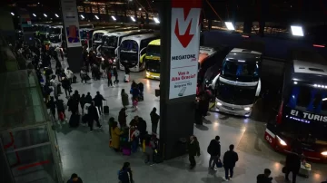 Vacaciones de invierno: la Terminal de Córdoba llena de viajeros