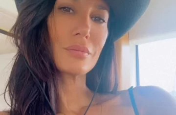 Silvina Escudero deslumbró con un look total white y marcó tendencia