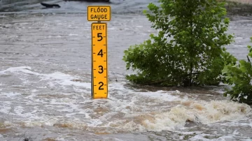 Tragedia en Texas: inundaciones dejan al menos 13 muertos y más de 20 chicas desaparecidas