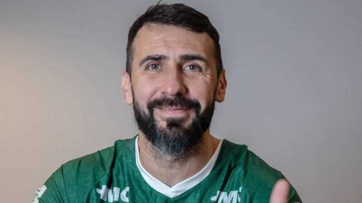 Lucas Pratto, el “Oso”, vuelve al fútbol argentino y jugará en Sarmiento de Junín
