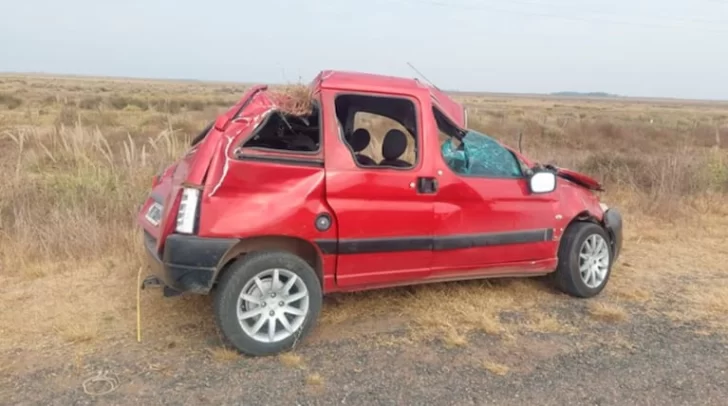 Otra víctima fatal tras el vuelco en el sur de Córdoba: murió una mujer de 79 años