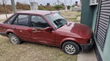Escena de celos en Santiago del Estero: chocó el auto de su novio contra la casa de la ex
