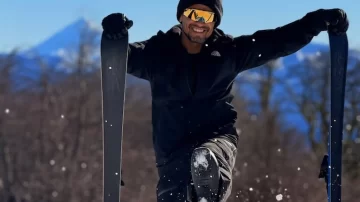 Nelson Aguirre sorprendió esquiando y cantando en la nieve