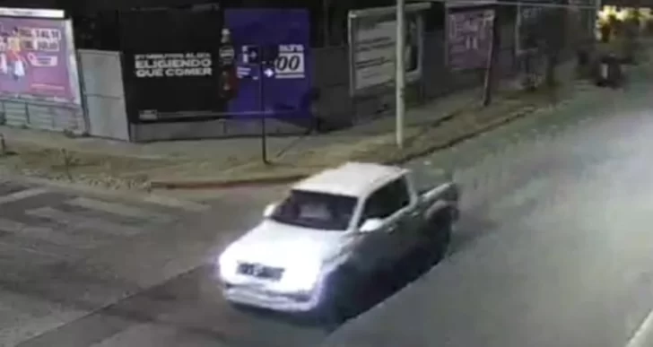 Video clave: la Amarok iba en contramano antes del choque en Gauss