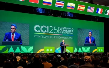 Llaryora abrió la Conferencia Climática y criticó el negacionismo ambiental en Argentina