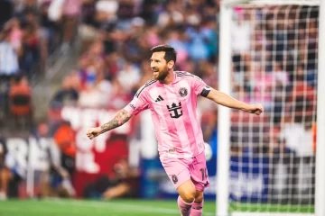Messi marcó doblete, rompió récord y el Inter Miami sigue de fiesta