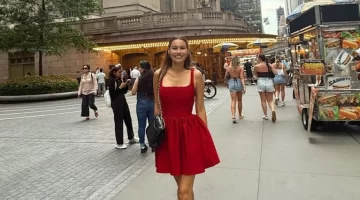 Pampita mostró un imponente anillo en Miami y despertó rumores de compromiso con Martín Pepa