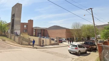 Alumno de 13 años herido en el rostro tras un ataque con tijera en La Calera