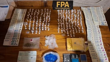 Cayó banda narco familiar en Canals con cocaína, autos de lujo y más de 3 millones en efectivo